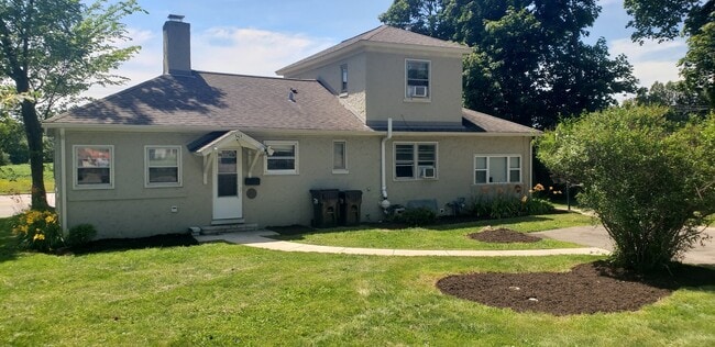 Primary Photo - 151 N Virginia St