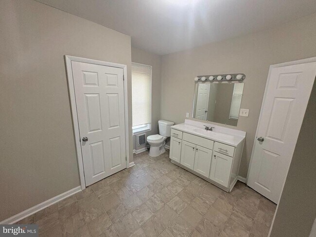 Building Photo - 19 Lincoln Ave