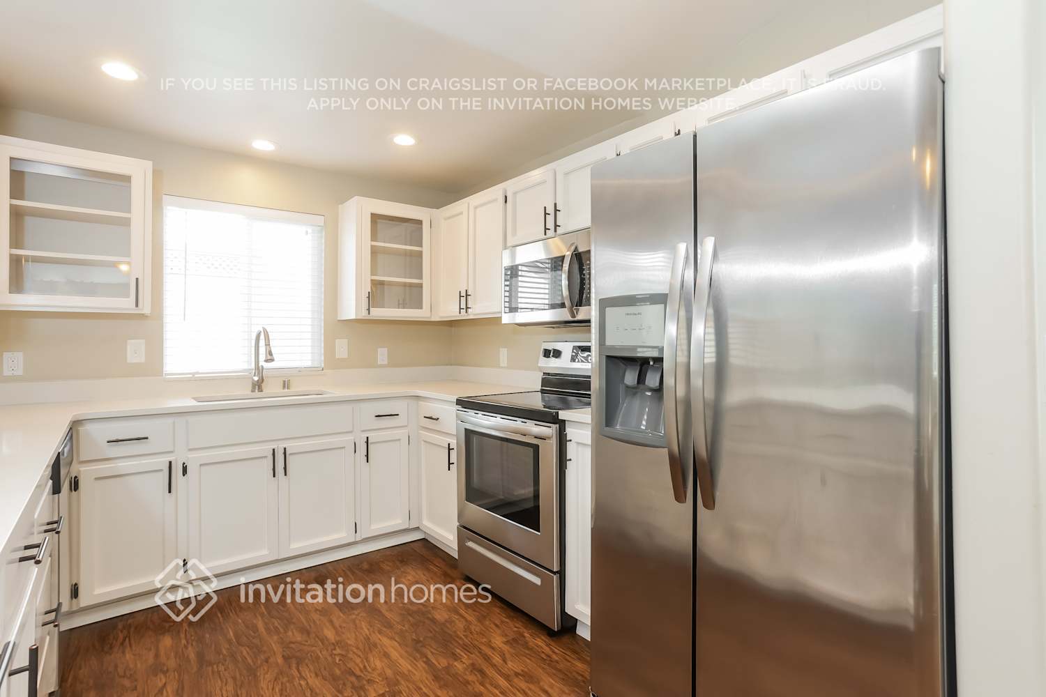 Building Photo - 18511 E Country Club Dr