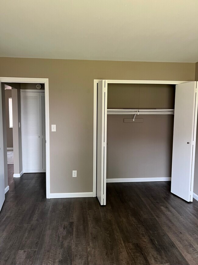 Bedroom closet - 2275 N Cable Rd
