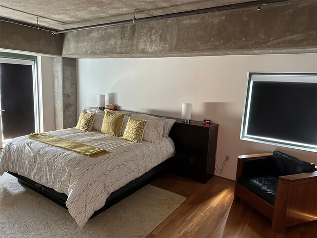 Building Photo - 1999 McKinney Ave