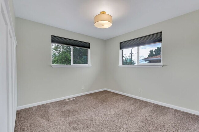 Building Photo - 7482 Beach Ct