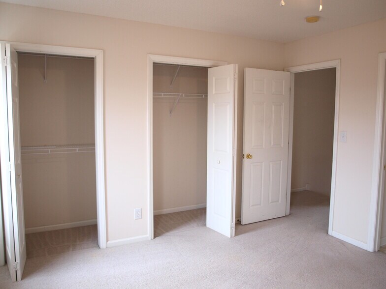 Building Photo - 3943 Sterling Pointe Dr