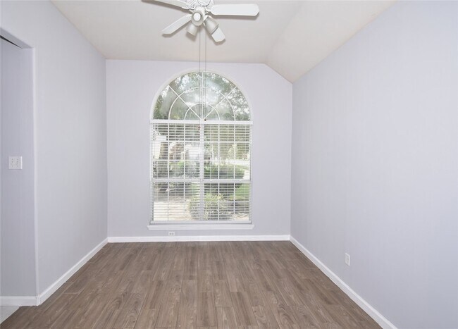 Building Photo - 20703 Whitevine Way
