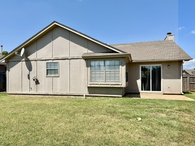 Building Photo - 6300 Westlane