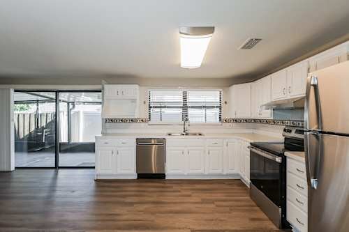 Building Photo - 6828 Eden Ln