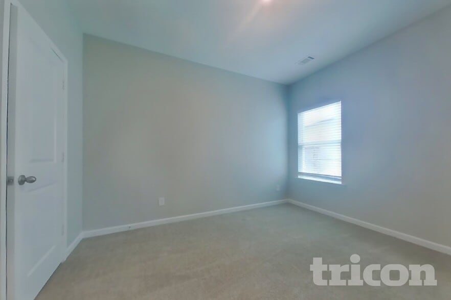 Building Photo - 109 Innis Brk Cir SW