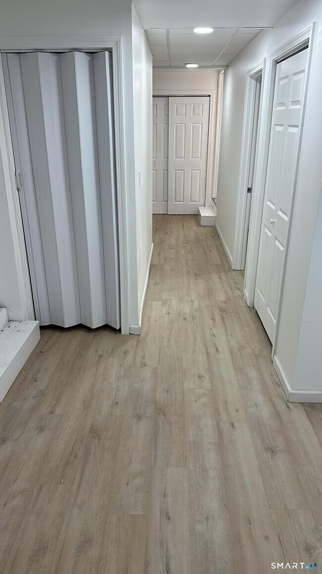 Building Photo - 103 Hillside Ave