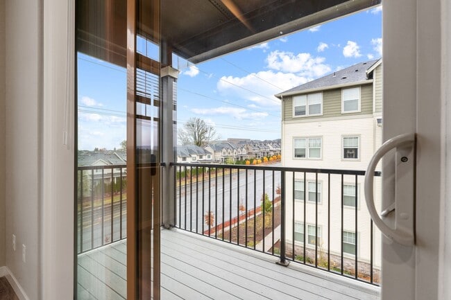 Building Photo - 17181 SW Snowdale St