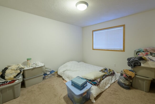 Building Photo - Rare maple grove townhouse available! 3 be...