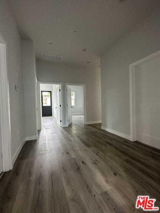 Building Photo - 6829 Bellaire Ave