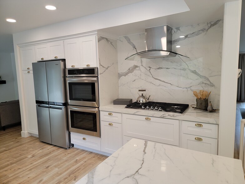 Building Photo - 16974 Escalon Dr