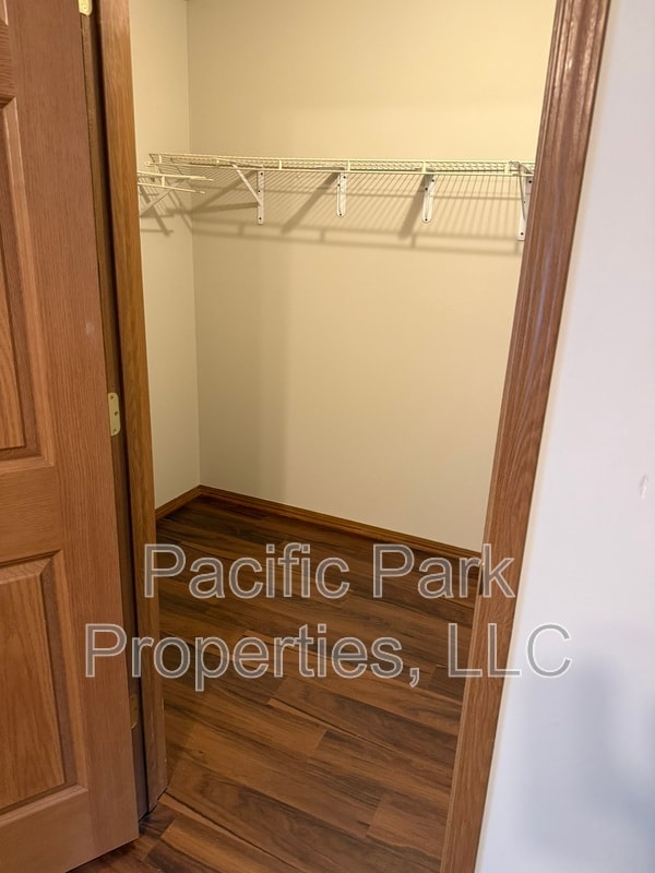 Building Photo - 1010 W 30th St