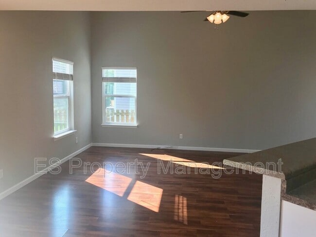 Building Photo - 4481 Redcliff N Ln