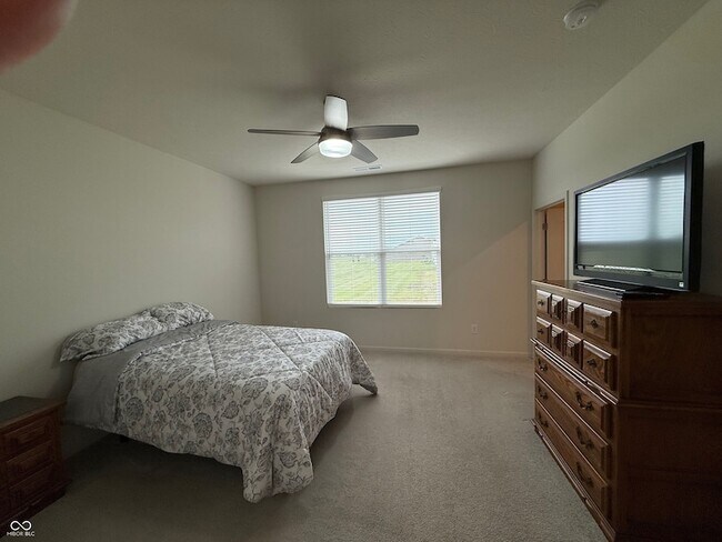 Building Photo - 4879 Larkspur Dr