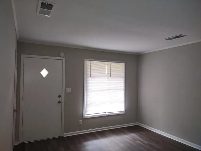 Building Photo - 1288 Rosewood Dr