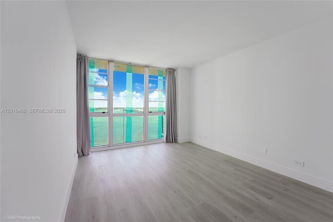 Building Photo - 2451 Brickell Ave