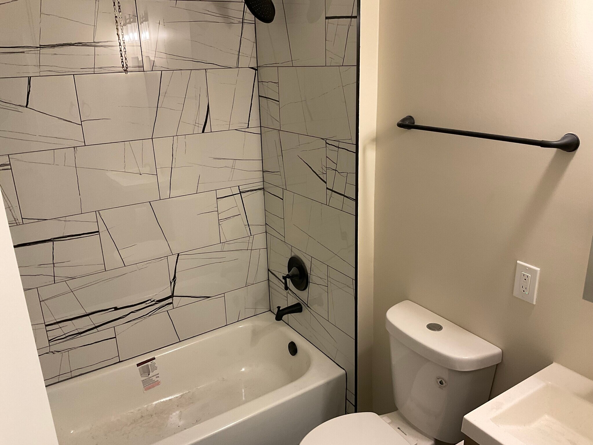 Building Photo - 5221 Beaumont Ave