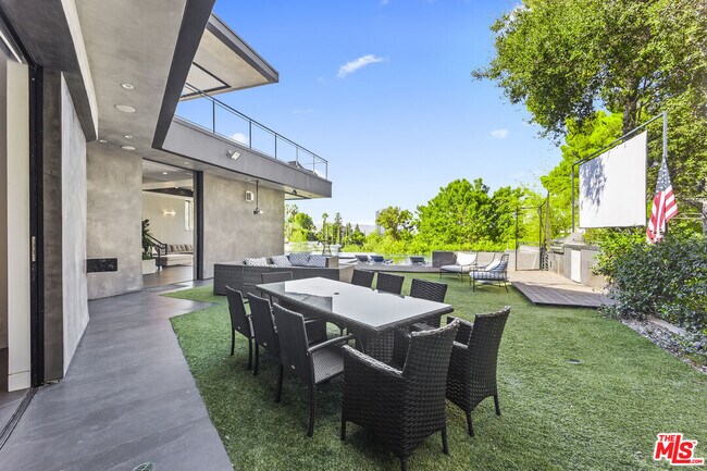 Building Photo - 3712 Broadlawn Dr