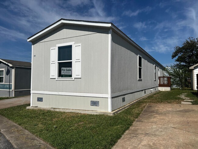 Building Photo - 709 N Collins Fwy