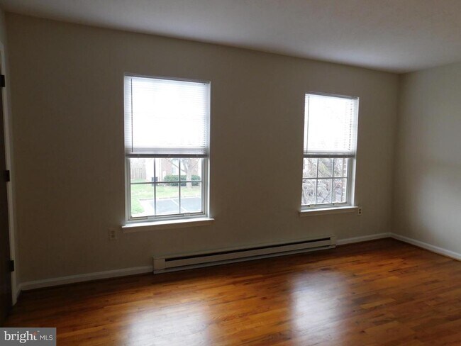 Building Photo - 248 Waterford Ln