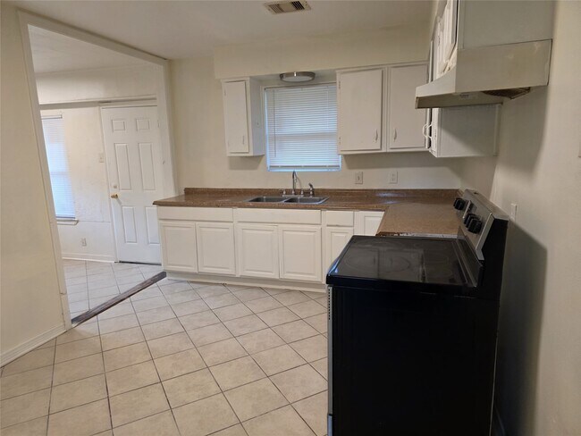 Building Photo - 4042 Omeara Dr