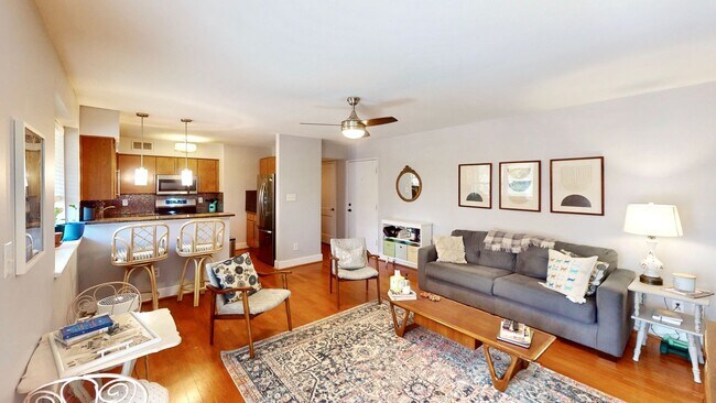 Building Photo - 227 N Dotger Ave