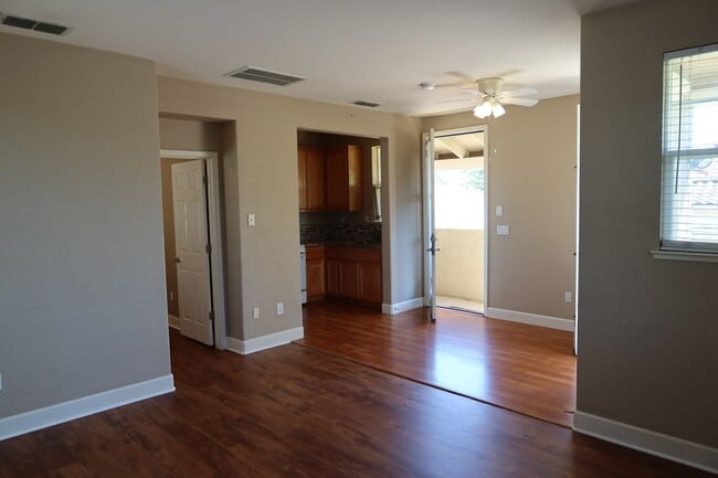 Building Photo - 1 bedroom, 1 bath in West Sacramento