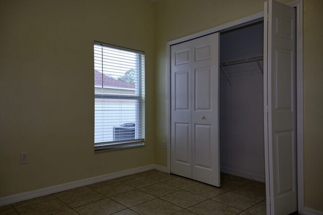 Building Photo - Kissimmee Duplex