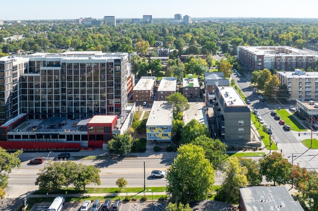 Community Context - University 16