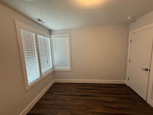 Building Photo - Room in House on S Alston Ave