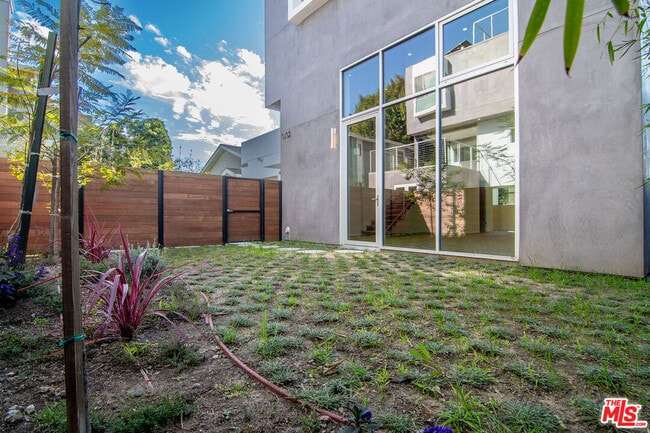 Building Photo - 4143 Madison Ave