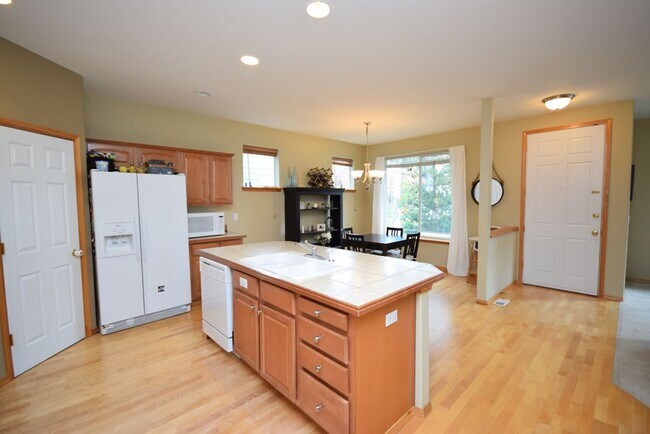 Building Photo - 10890 Southwest Washington Street