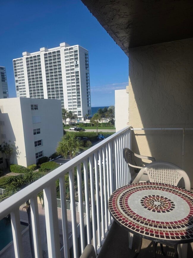 Building Photo - 2929 S Ocean Blvd