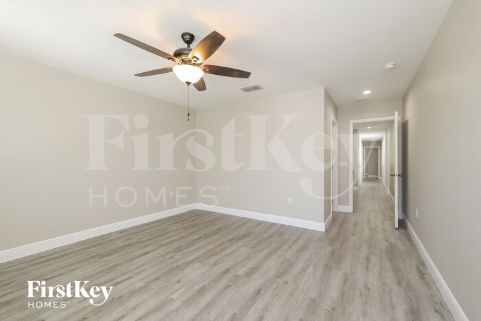 Building Photo - 421 N Finley Ave