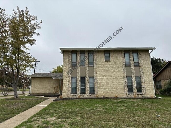 Building Photo - 4772 Shands Dr