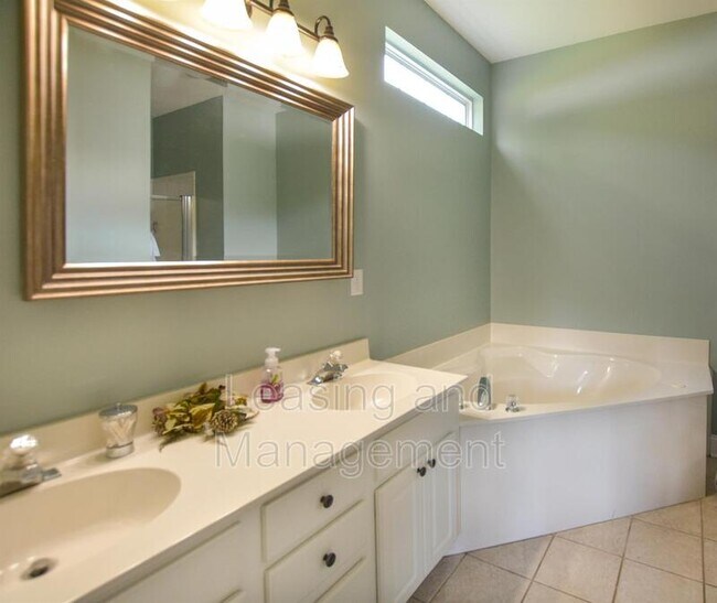 Building Photo - 107 Hialeah Ct