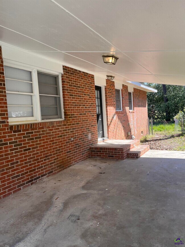 Building Photo - 202 Sherman St