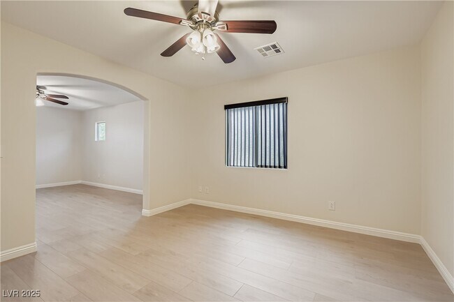 Building Photo - 10933 Mt Pendleton St