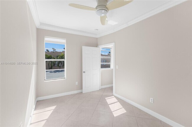 Building Photo - 1559 Michigan Ave