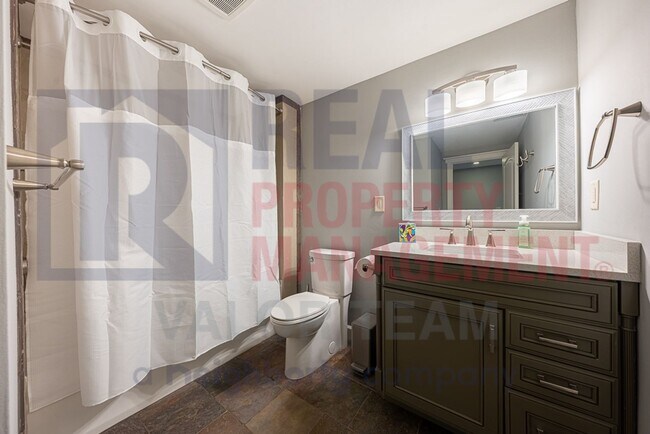 Building Photo - Exceptional Single-Story Living with Fenced Yard in Streetsboro