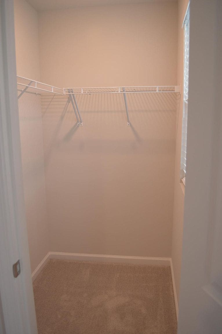 Building Photo - Room in Townhome on Southern Magnolia Dr