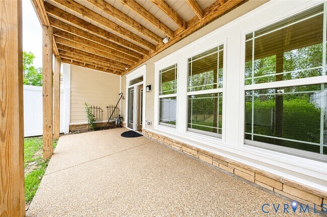 Building Photo - 5421 Hickory Ann Dr