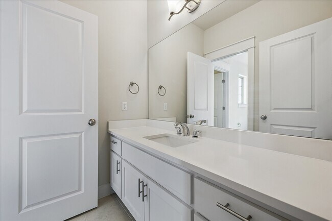 Building Photo - 13001 Hymeadow Dr
