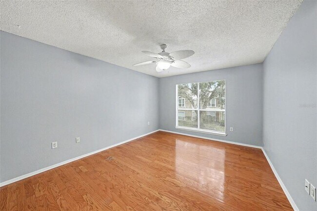 Building Photo - 9481 Highland Oak Dr