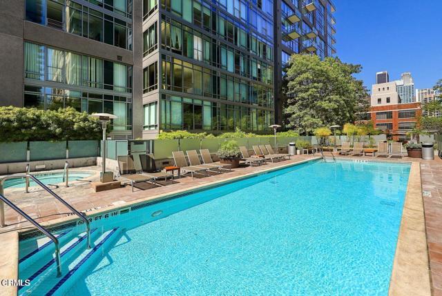 Building Photo - 1100 S Hope St