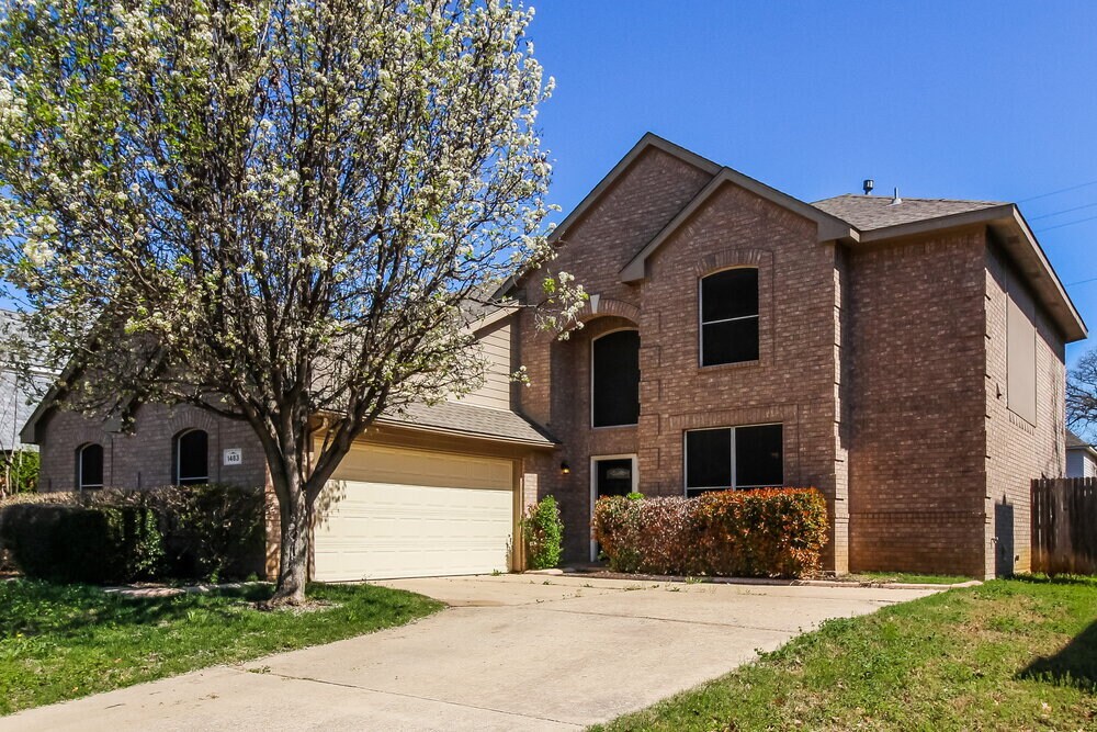 Building Photo - 1483 Applewood Dr