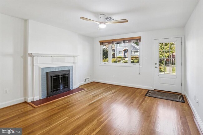 Building Photo - 4406 Rosedale Ave