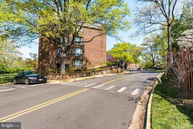 Building Photo - 106 Roberts Ln