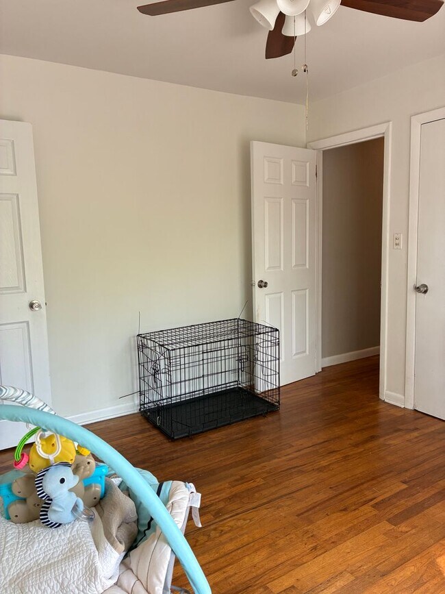 Building Photo - 3 bedroom 2 bathroom near St. Mary's Hospital